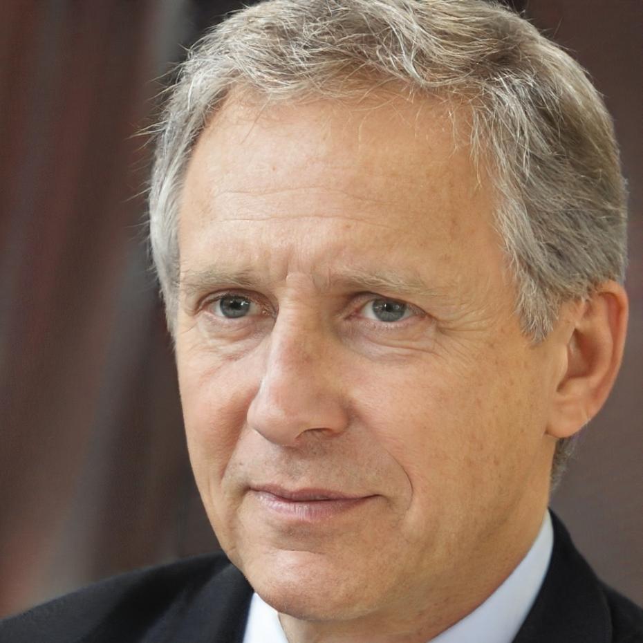 Bjarne Lindström, Geschäftsführer und Finanzexperte